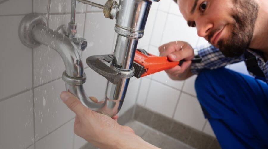 Expert burst pipe repair services in Petersburg, MI